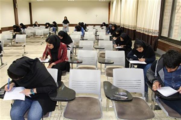 امتحانات میانترم دانشجویان داروسازی به صورت مدون از بیست و چهارم فروردین تا چهارم اردیبهشت ماه برگزار گردید