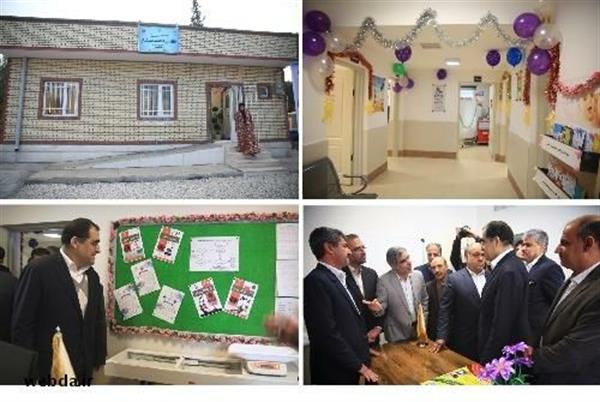 همزمان با سفر همزمان با سفر وزیر بهداشت درمان و آموزش پزشکی به استان کرمانشاه 27 "خانه بهداشت" و دیگر پروژه های خیرساز در مناطق زلزله‌زده استان کرمانشاه افتتاح شد.